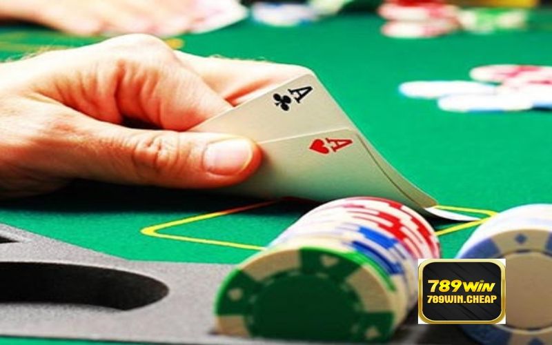 Các quy định của thể loại poker này khá đơn giản